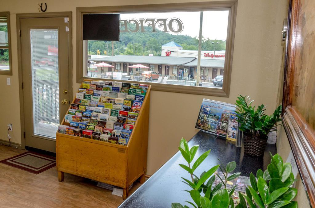 Relax Inn - Bryson City Extérieur photo